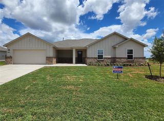 1621 La Delle St, Wharton, TX 77488