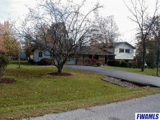 2415 N  Oaks St, Bluffton, IN 46714