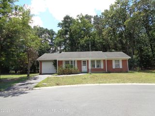 3 Mayflower Place, Manchester Township, NJ 08759
