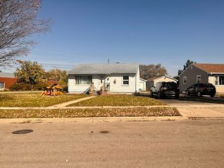 120 James St, Montgomery, IL 60538