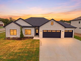 4313 Stone Mountain Pkwy, Columbia, MO 65201