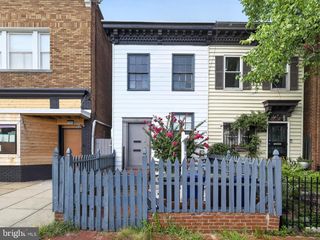 1102 K St SE, Washington, DC 20003
