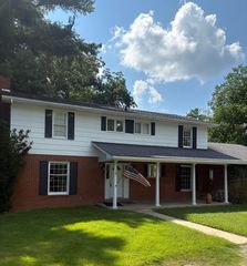 165 Colonial Dr, Paducah, KY 42001
