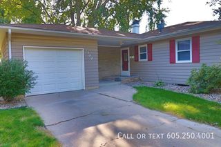 3300 S  Hawthorne Ave, Sioux Falls, SD 57105