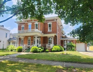 706 S  Main St, Ligonier, IN 46767