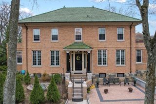 98 E 237th Street, Bronx, NY 10470