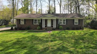 2430 Bel Air Dr, Lincolnton, NC 28092