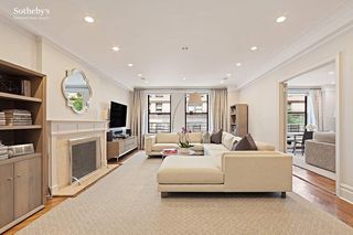 1075 Park Ave #2D, New York, NY 10128