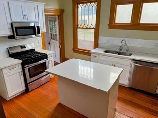 690 S  Burlington Ave, Los Angeles, CA 90057