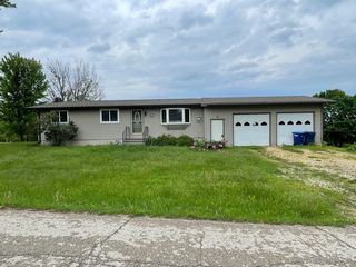 115 Skyline Dr, Guttenberg, IA 52052