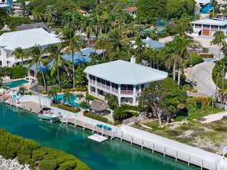 258 W  Seaview Cir, Duck Key, FL 33050