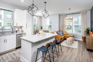 8400 Palmetto Commerce Pkwy #11303, Ladson, SC 29456