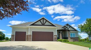 574 Itasca Ct, Dakota Dunes, SD 57049