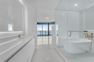 700 NE 24th St #1407, Miami, FL 33137
