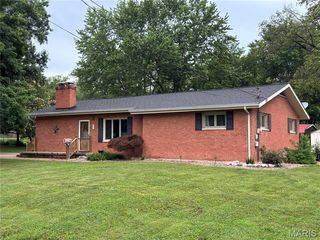 917 Chicago St, Greenville, IL 62246