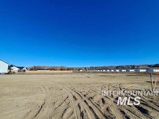 1362 S  Justice Ave, Emmett, ID 83617