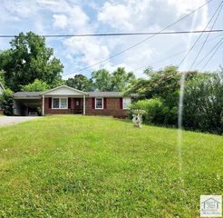 830 Clearview Dr, Martinsville, VA 24112