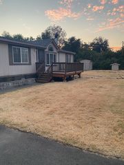 254 Tavis Dr, Merlin, OR 97532
