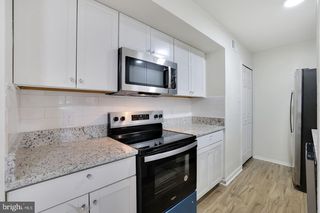 14 Simeon Ln, Sterling, VA 20164