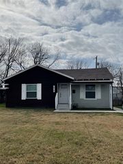 1213 S  31st St, Waco, TX 76711