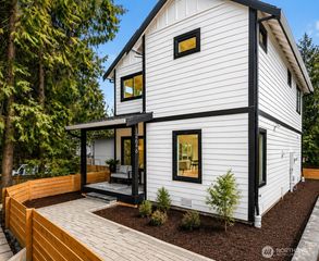 12646 NE 80th Street, Kirkland, WA 98033
