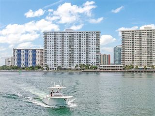 500 Bayview Dr #117, Sunny Isles Beach, FL 33160