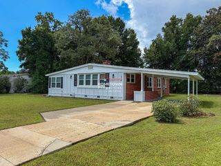 1815 Hallmark Dr, Pensacola, FL 32503