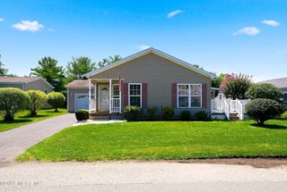25 Fort Lee Drive, Manahawkin, NJ 08050