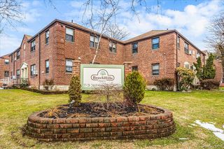 58-33 246th Crescent #C-14 Upper, Little Neck, NY 11362