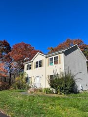 46 Steeple Chase Cir, Attleboro, MA 02703