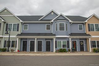 12 Sophia Ct, West Babylon, NY 11704