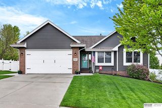 21211 McClellan Dr, Gretna, NE 68028