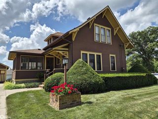 604 8th Ave, Grinnell, IA 50112