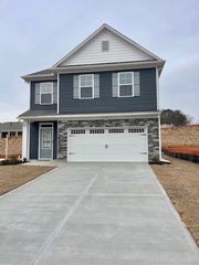 8 Gateway Dr, Central, SC 29630