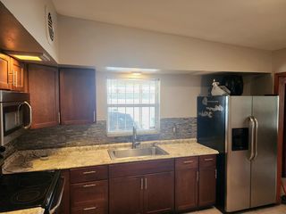 3206 River Grove Dr, Tampa, FL 33610