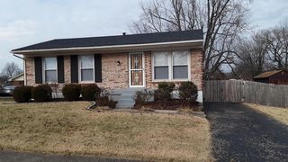 5305 Chasewood Pl, Louisville, KY 40229