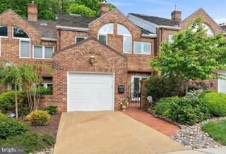 2463 N  Wakefield Ct, Arlington, VA 22207