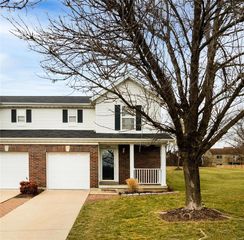 1001 Big Bend Crossing Dr, Manchester, MO 63088