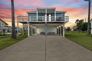 16622 John Silver Rd, Jamaica Beach, TX 77554