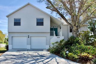 12693 Pine Way Dr, Largo, FL 33773