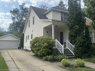 907 Lockwood Rd, Royal Oak, MI 48067