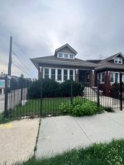 6242 S  Fairfield Ave, Chicago, IL 60629