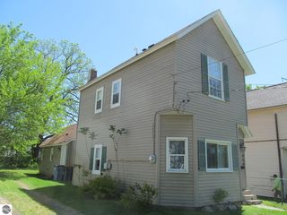 450 Emerald Ave NE, Grand Rapids, MI 49503