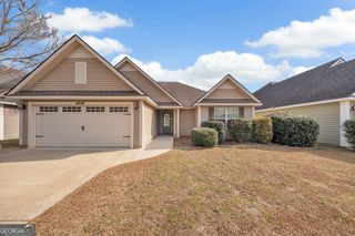 4248 Shadow Garden Dr, Hahira, GA 31632