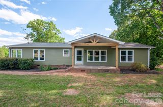 151 Scotsman Dr, Troutman, NC 28166