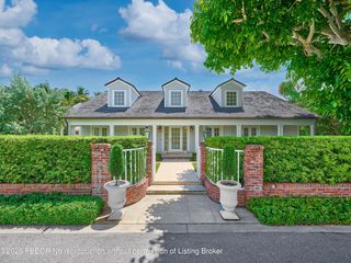 222 Monterey Rd, Palm Beach, FL 33480