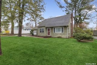 443 2nd Avenue W, East Northport, NY 11731