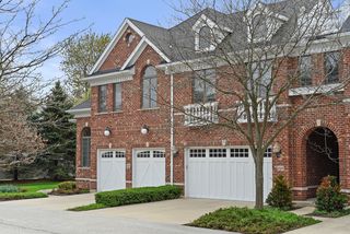 343 Arbor Glen Blvd, Schaumburg, IL 60195