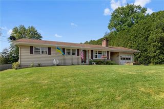 18 Glenwood Avenue, Norwich, CT 06360