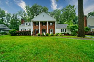 4 Concord Ln, Morristown, NJ 07960